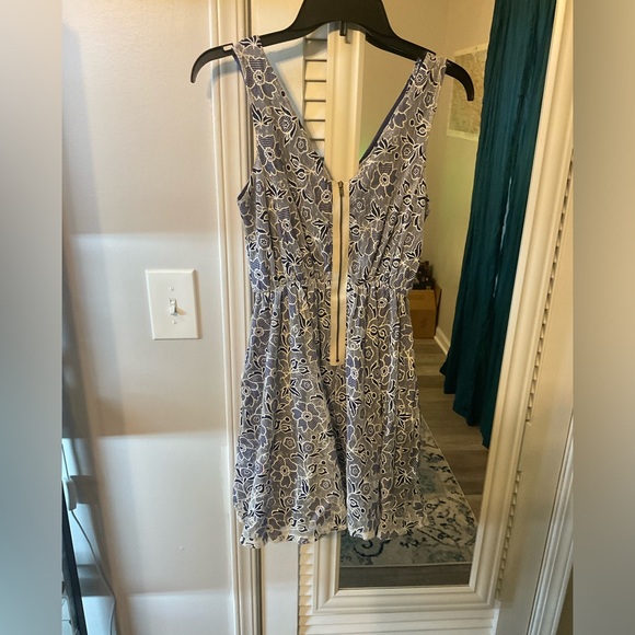 Blue lace mini dress - Picture 2 of 3